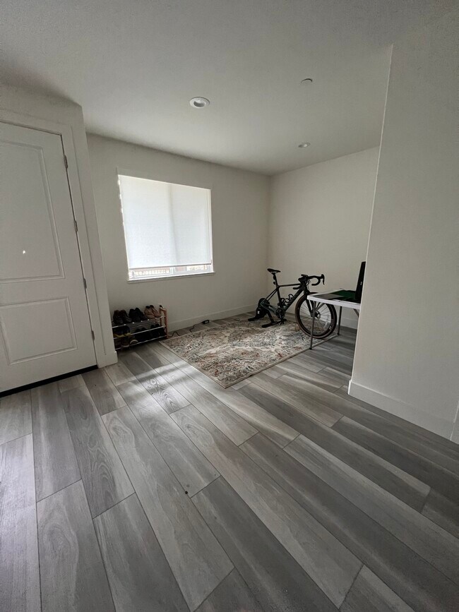 Study - 2060 Tarob Ct