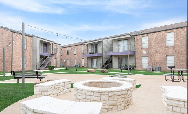 Área de servicios al aire libre - Willow Bend Apartments