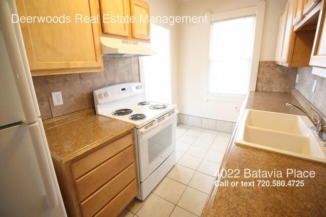 Building Photo - 4022 Batavia Pl