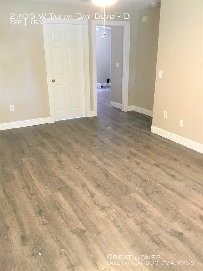 Building Photo - BEAUTIFUL RENOVATED 2/1 APARTMENT!