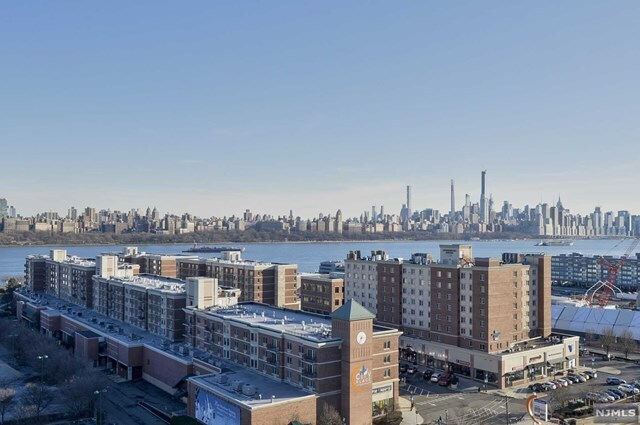 Building Photo - 1708 Hudson Ave