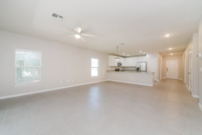 Building Photo - 326 Caldbeck Way
