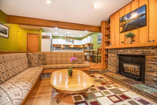 Building Photo - 4094 Quarry Dr