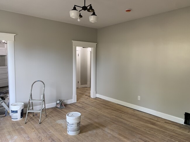 Building Photo - 519 S 11th St