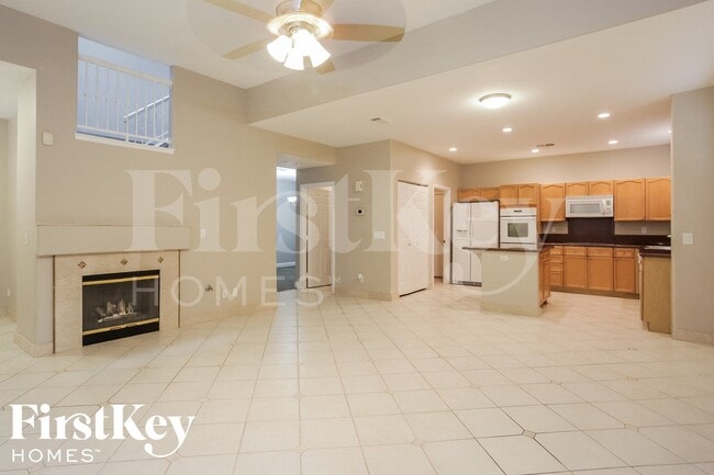 Foto del edificio - 7937 Aviano Pines Ave