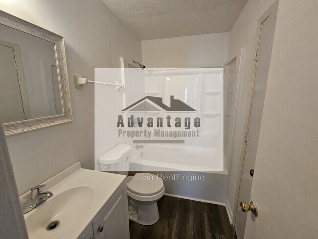 Foto del edificio - 1521 Pine Cone Ln NW