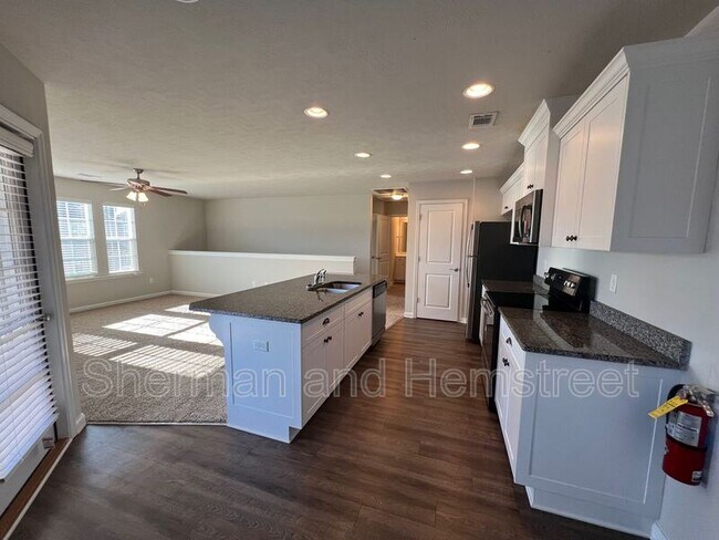 Foto del edificio - 647 Dobhill Ln