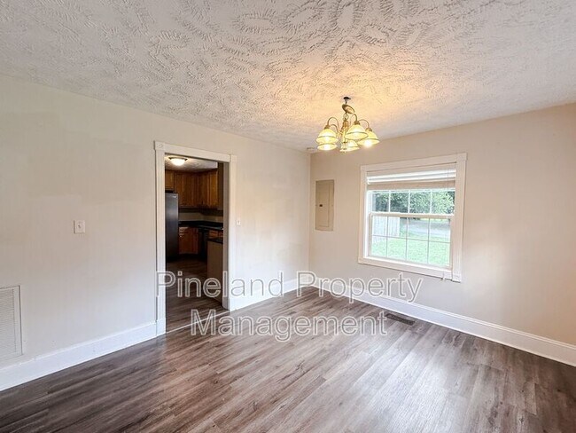 Building Photo - 5300 Walnut Dr