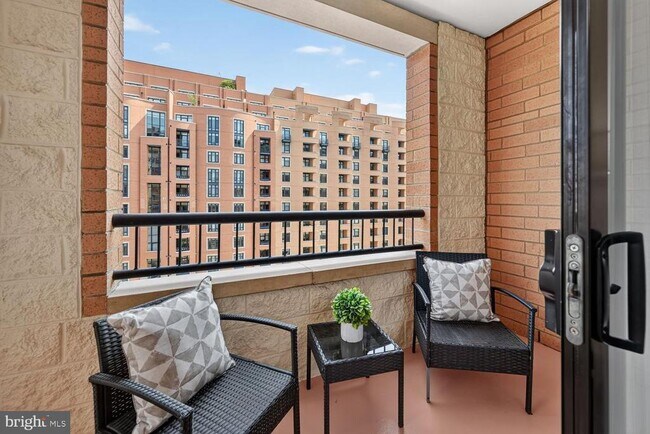 Foto del edificio - 400 Massachusetts Ave NW