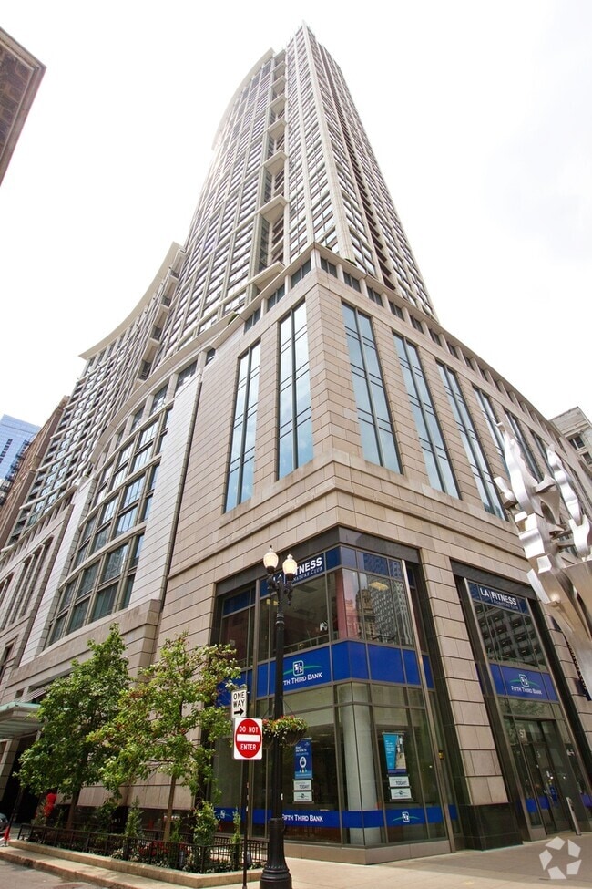 Building Photo - 130 N Garland Ct