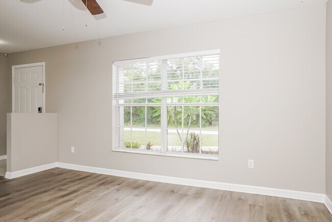 Foto del edificio - 2090 Switzerland Rd