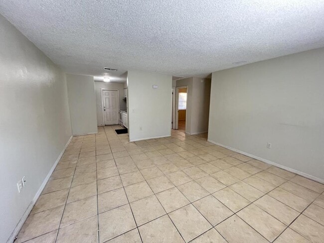 Building Photo - 1087 Old S Dr