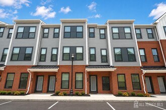 Building Photo - 605 Parker Blvd