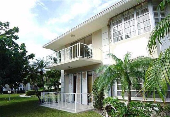 Building Photo - 1299 S Ocean Boulevard T6