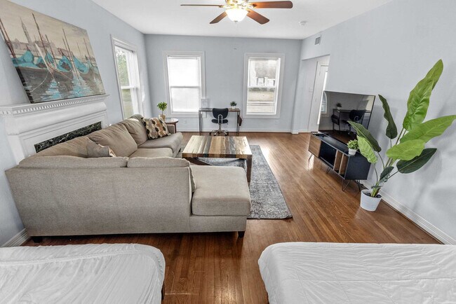 Foto del edificio - 3321 Charleston St