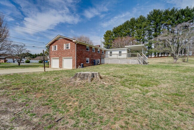 Building Photo - 145 Keystone Dr