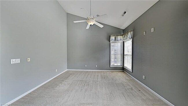Foto del edificio - 5990 Fox Point Cir