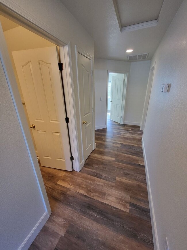 Foto del edificio - 1240 Shadowridge Dr