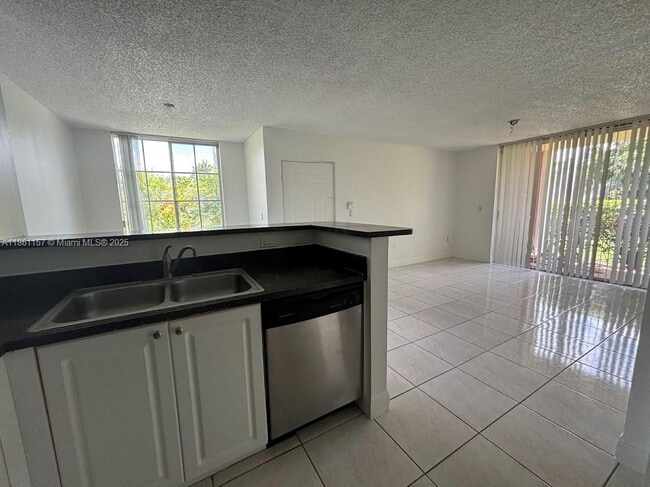 Building Photo - 12136 Saint Andrews Pl