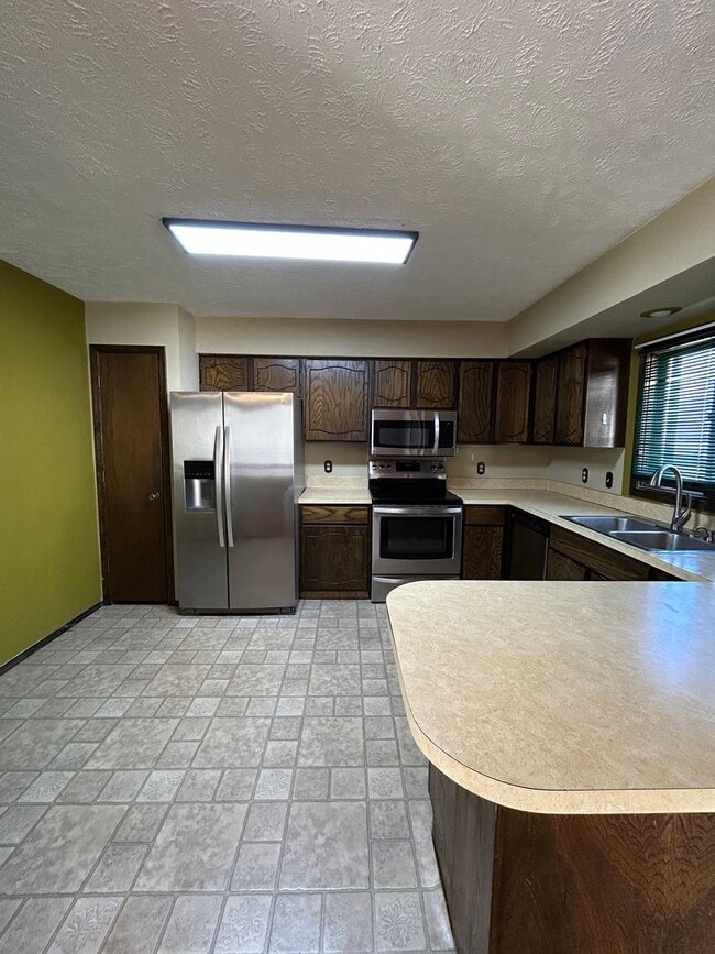 Building Photo - Spacious 3-Bedroom, 1-Bath Home with Garage & Basement in La Vista