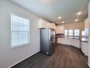 Building Photo - 10423 Astor Pt Trl