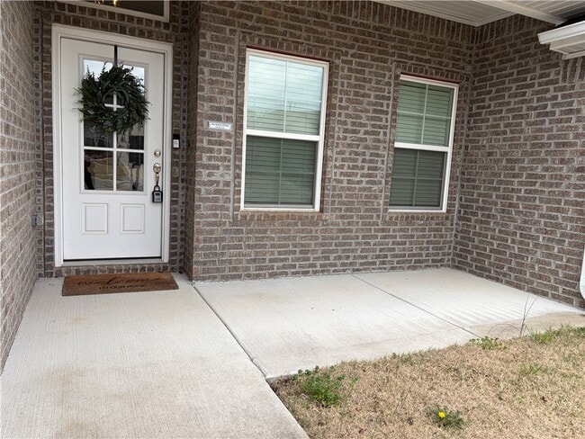 Building Photo - 2739 S Angels Rd