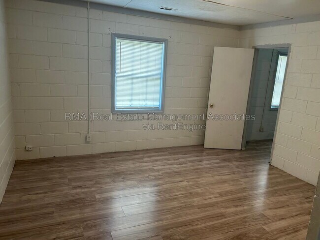 Foto del edificio - 923 Cleveland St