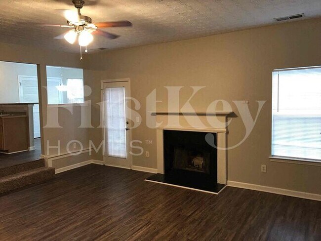 Foto del edificio - 1283 Labrador Ln