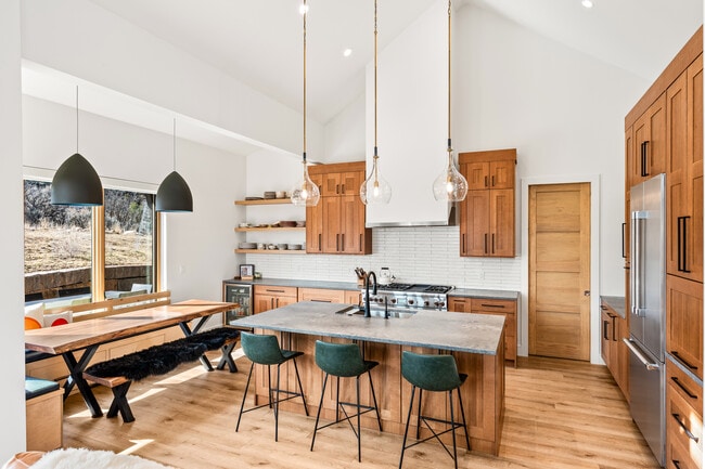 Building Photo - 117 Bowles Dr