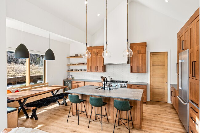 Foto del edificio - 117 Bowles Dr