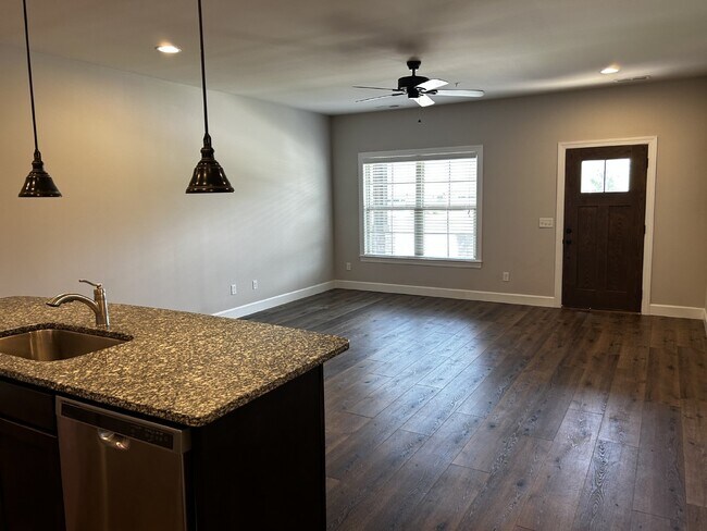 Foto del edificio - 2BD 2BA CONDO IN SOUGHT AFTER CYPRESS RIDGE