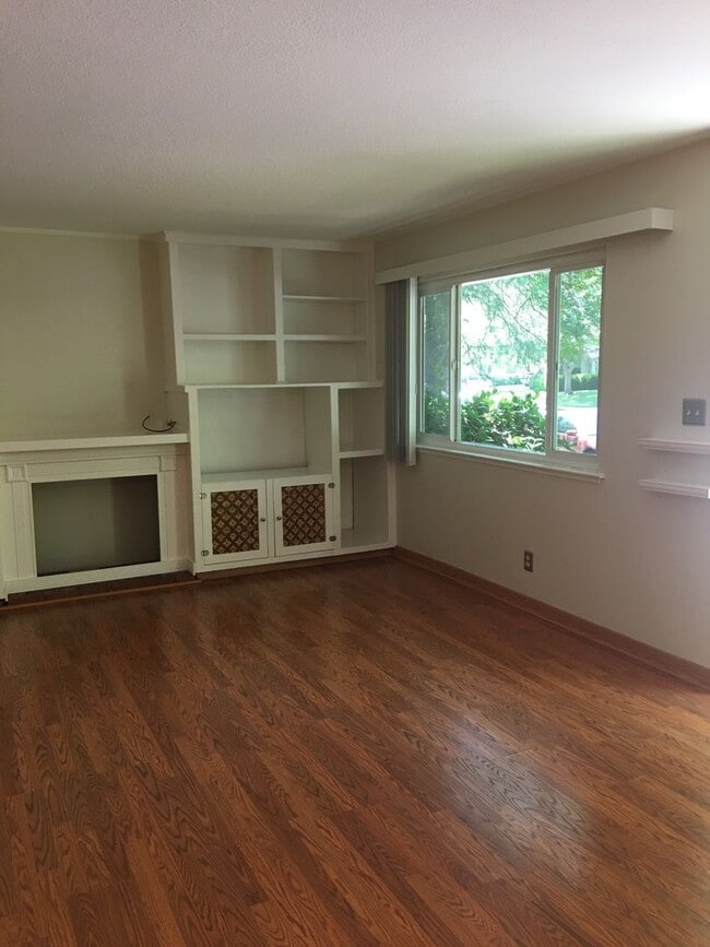Building Photo - SINGLE STORY CONDO LOCATED IN NORTHEAST DAVIS