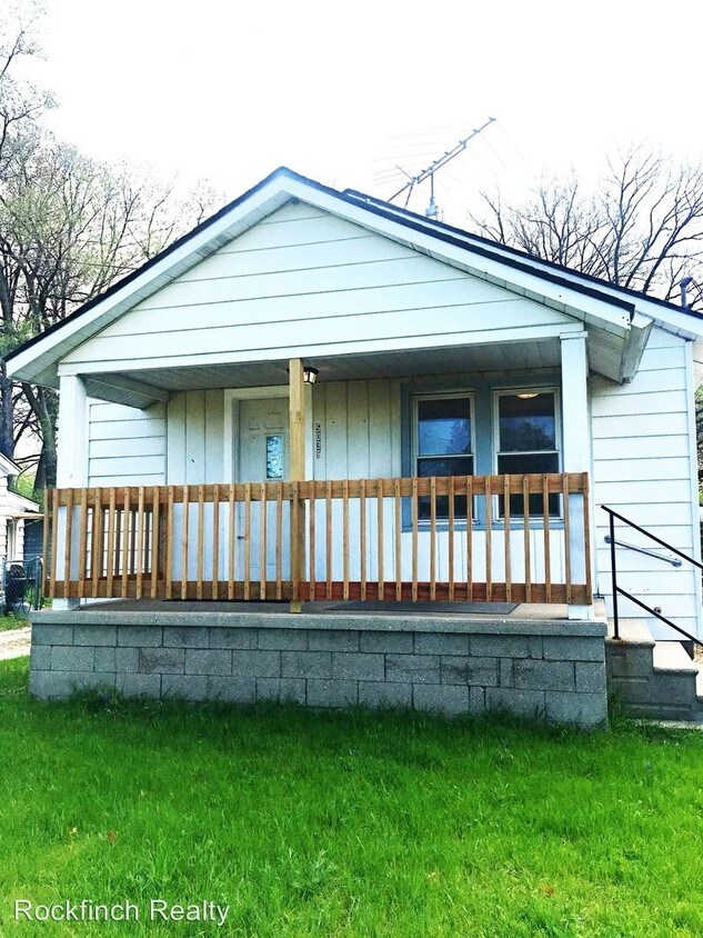 Primary Photo - 4 br, 1 bath House - 5038 CARSON AVE SW