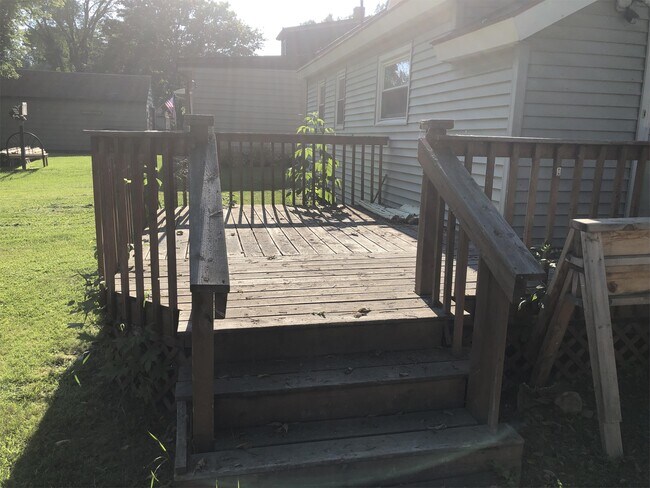 Building Photo - 712 E Channing Ave