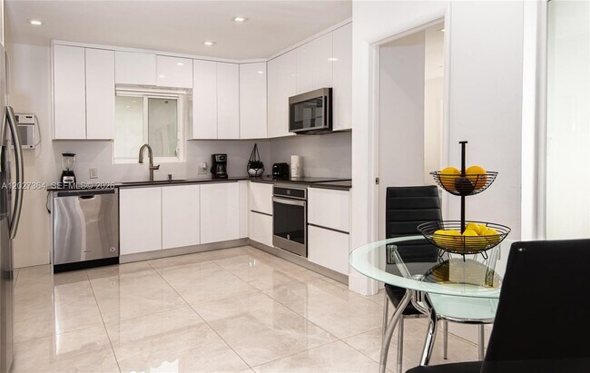 Foto del edificio - 2555 NE 202nd St