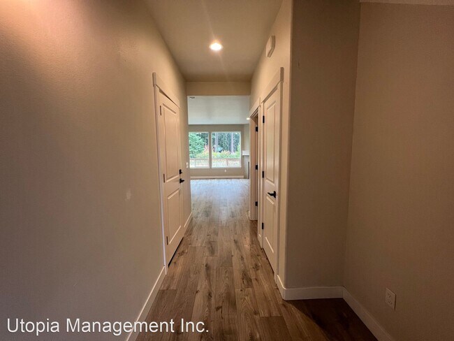 Foto del edificio - 3 br, 3 bath House - 395 Mystic Street