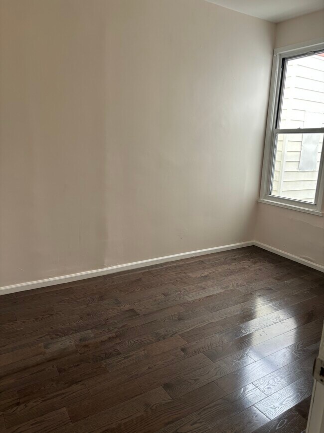 Foto del edificio - 9802 Farragut Rd