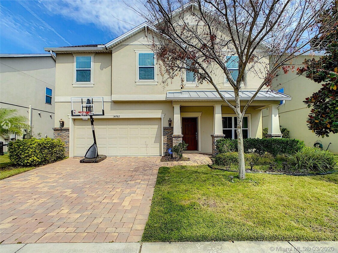 Foto principal - 14782 Fells Ln
