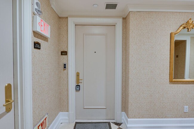 Building Photo - GORGEOUS VIEWS FROM 8th FLOOR UNIT located...