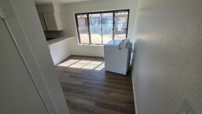 Foto del edificio - 6370 Monaco St