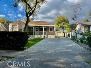 Building Photo - 1565 Las Lunas St