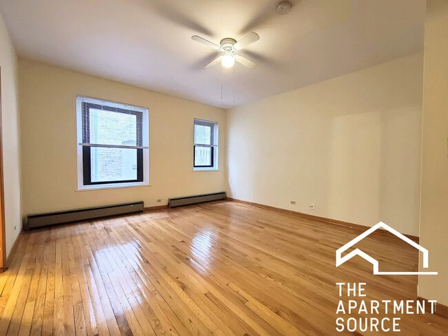 Building Photo - 634 W Barry Ave