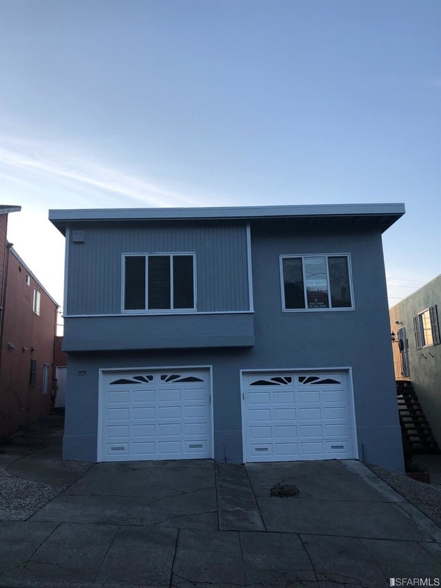 Primary Photo - 340 S Hill Blvd