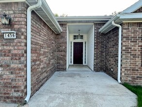 Building Photo - 1456 Timberline Dr