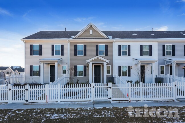 Building Photo - 15 Beautyberry St