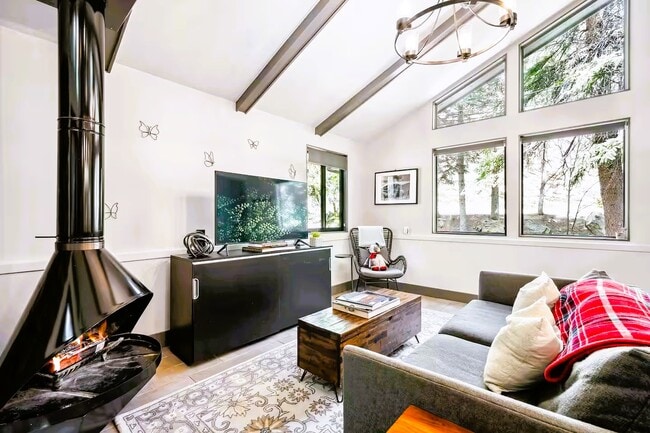 Building Photo - 1237 CO-103