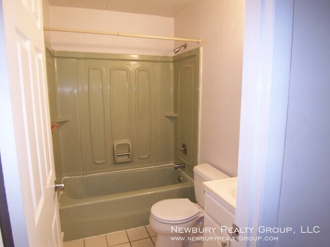 Foto del edificio - Poplar Apartments first floor