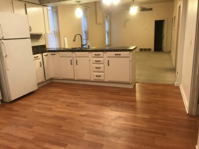 Kitchen - 95 9.5 South Washington
