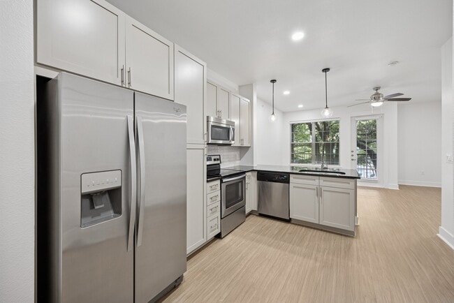 Building Photo - 4110 Fairmount Building Photo - 4110 Fairmount