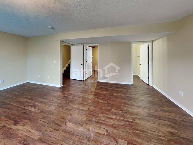 Foto del edificio - 7601 Farm Hill Drive